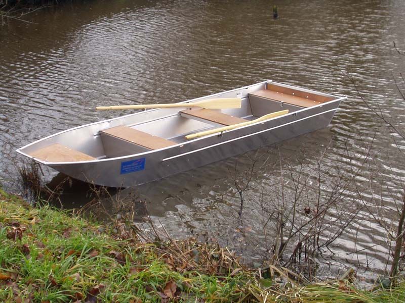 aluminium boat - retractable bench (1)