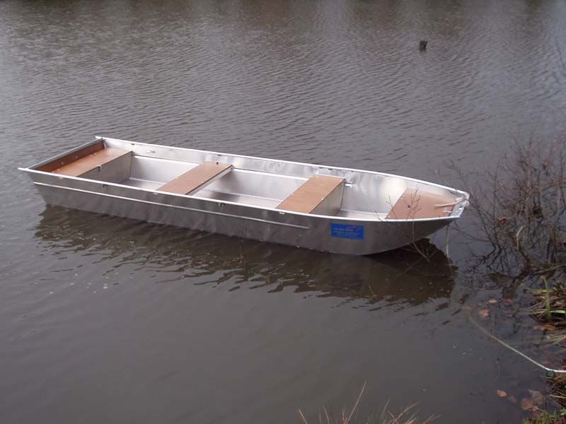 aluminium boat - retractable bench (2)