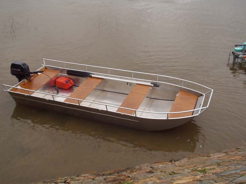 fishing aluminium dinghy (1)